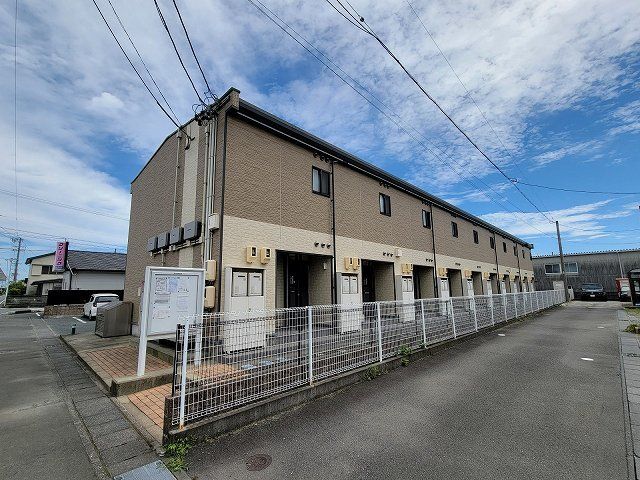 レオパレスミラフェリーチェの外観画像