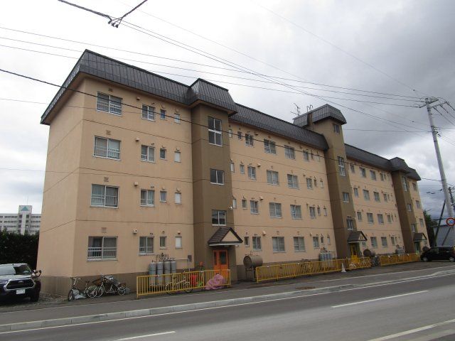 マンション鹿内の外観画像