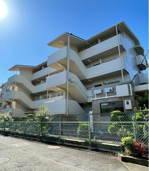 アクティ五月が丘の外観画像