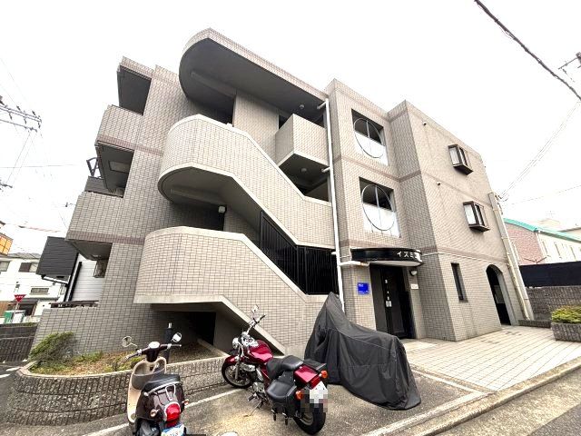 イズミコートの外観画像