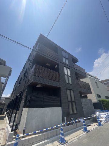 Lazos Mikageの外観画像