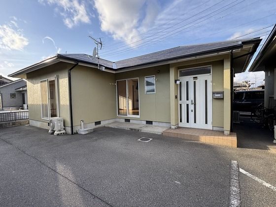 田中バス停横の外観画像