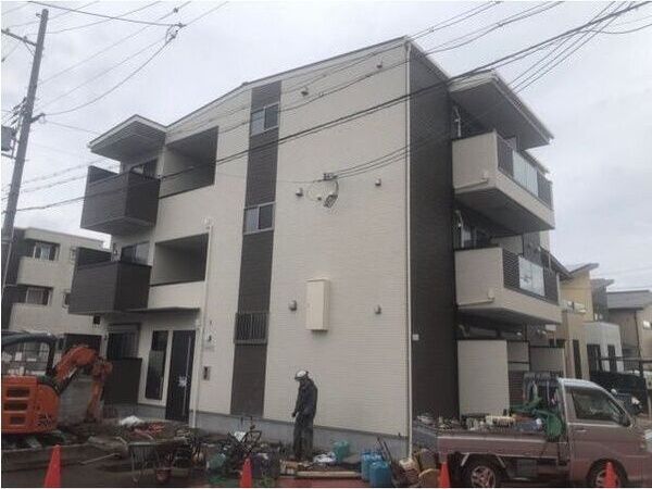 F asecia Comusの外観画像