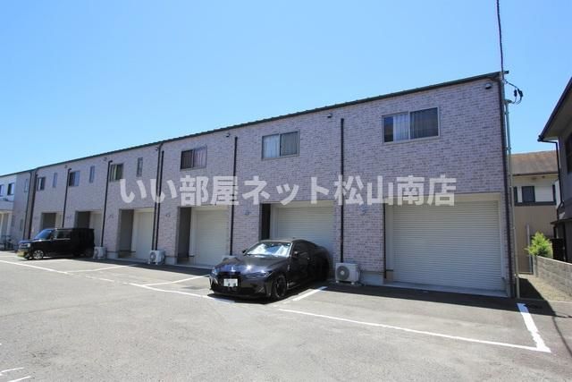 GT-garage空港通の外観画像