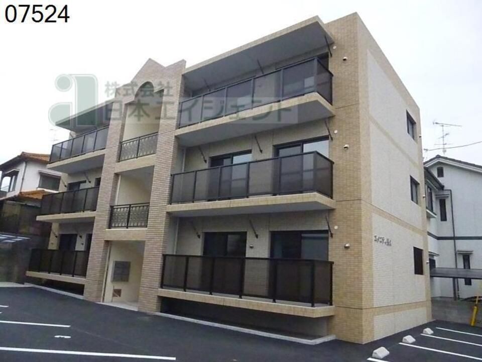 エタニティ長久マンションの外観画像