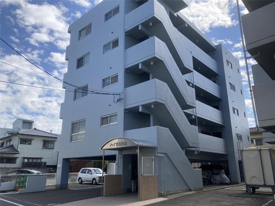 ハイツ南松山の外観画像