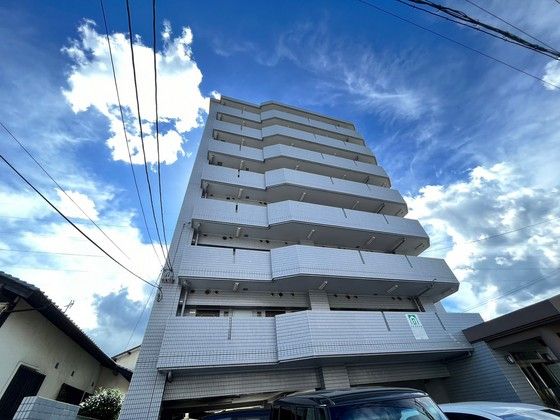 マンション春夏秋冬の外観画像