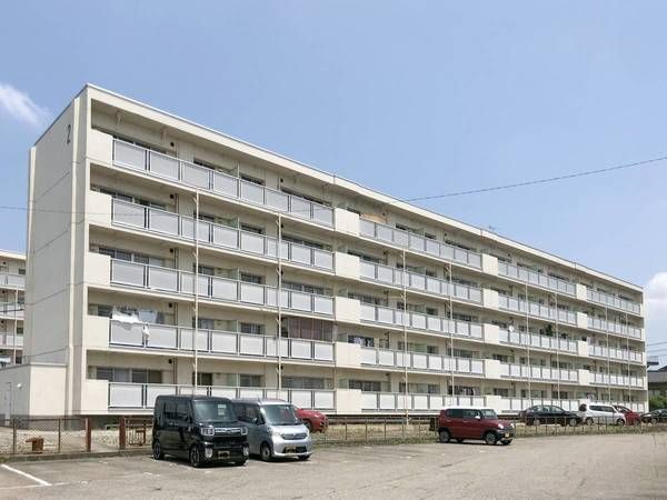 ビレッジハウス高岡2号棟の外観画像