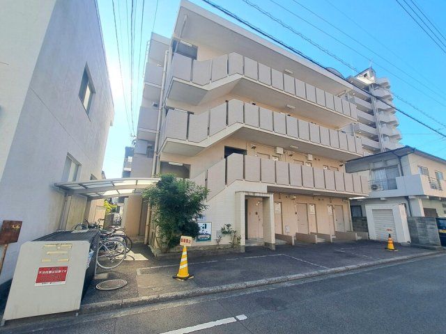 レ・セーナ中一万の外観画像