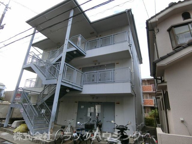 柿本ハイツの外観画像