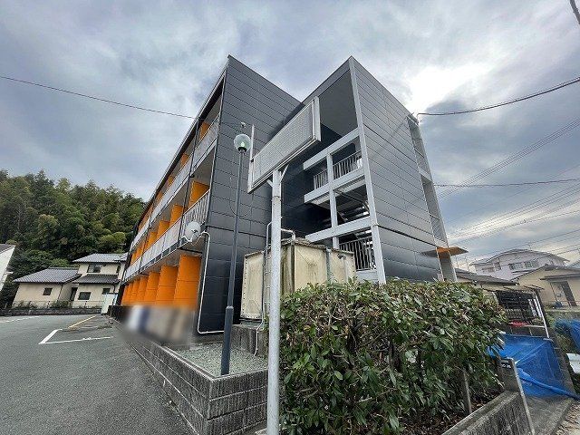 レオパレスUCHIKOSHIの外観画像