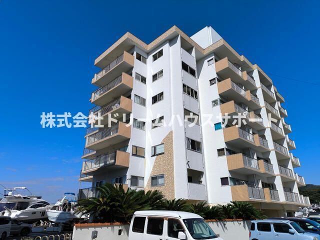 ライオンズリゾートマンション芦名B棟の外観画像