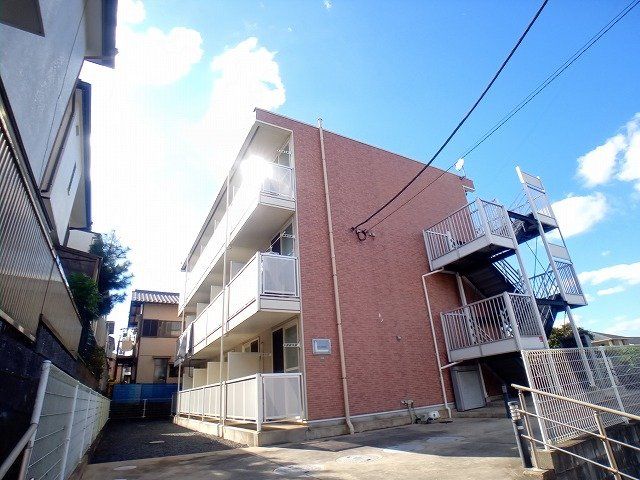 レオパレスタウン馬込沢の外観画像