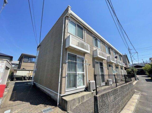 レオパレスシャルマンゾーン照杉の外観画像