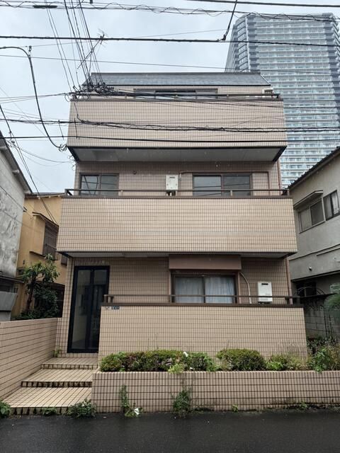 アドニスの外観画像