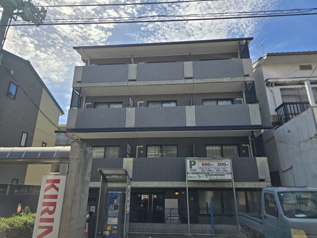 アヴァンセクール道正町の外観画像