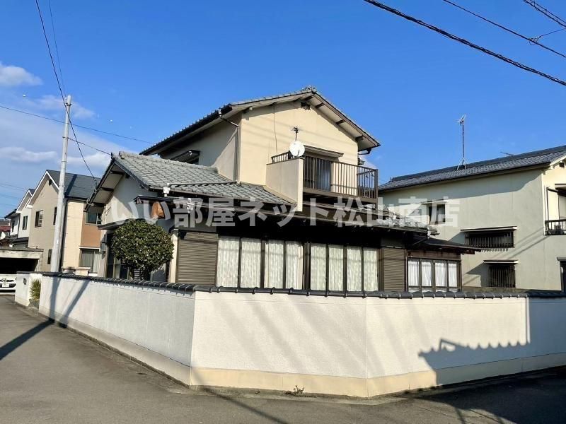 南梅本庭付き一戸建の外観画像