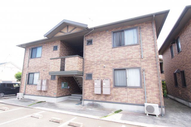 リビングタウンくりえいとB棟の外観画像