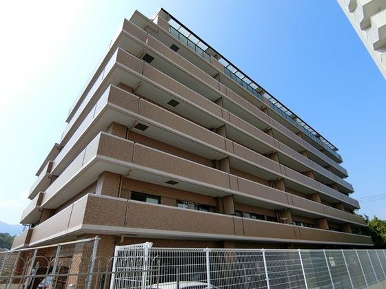 ライオンズマンション皆賀の外観画像