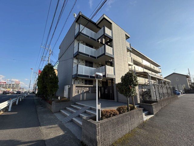 レオパレスエミールプラザの外観画像