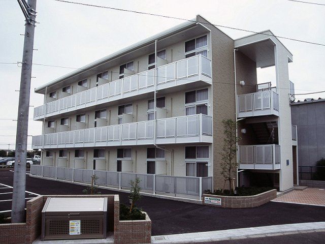 レオパレスラークヒルの外観画像