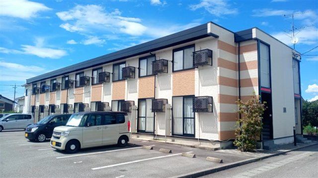 レオパレス千代 Aの外観画像