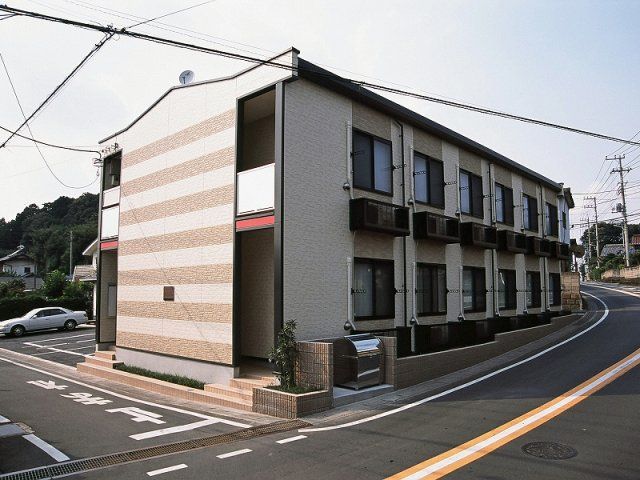 レオパレス箱根ヶ崎新宿坂の外観画像