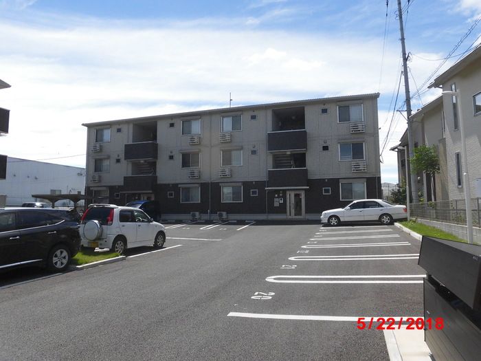 ハピネスヒルズ長嶺 A棟の外観画像