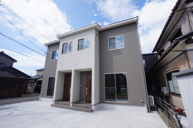 二面賃貸住居の外観画像