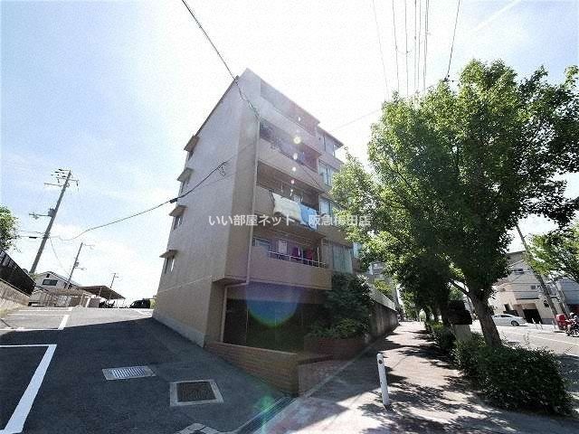 千里ニチゴマンションの外観画像