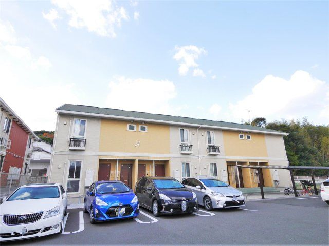 サンヒルズ愛坂 A棟の外観画像