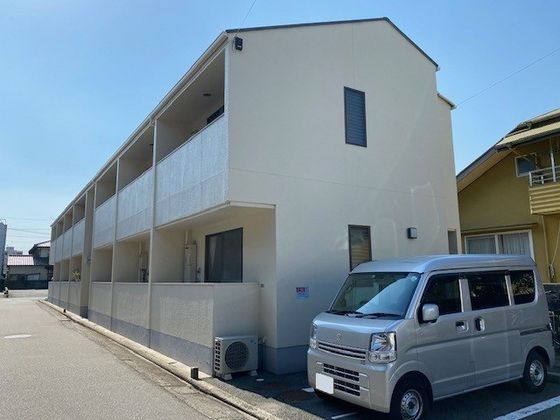 サバービア山根の外観画像