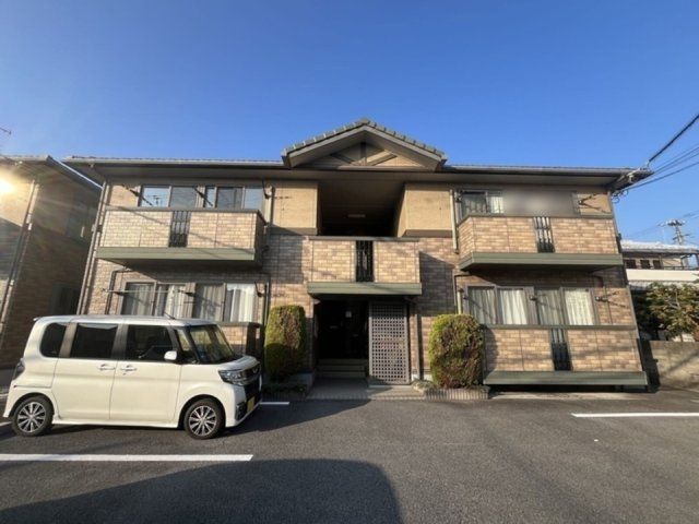 インペリアル ヴィラ B棟の外観画像