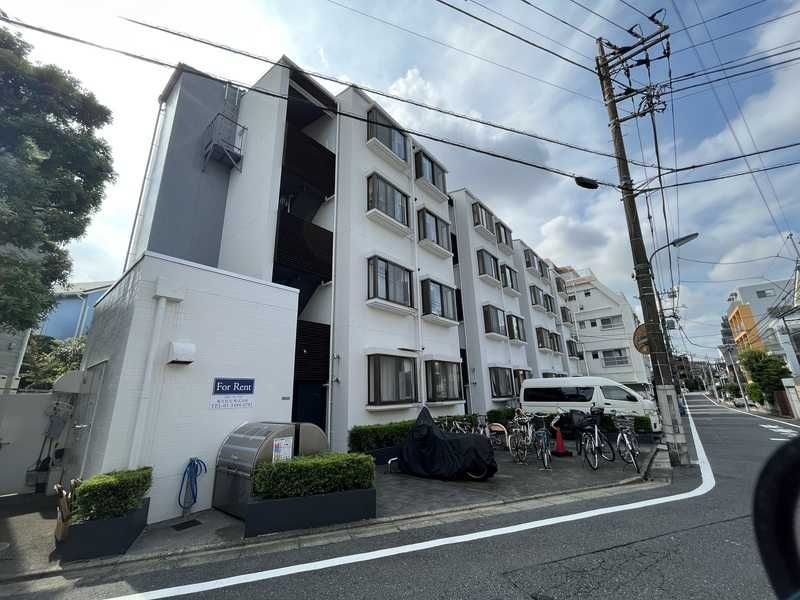 STRATAの外観画像