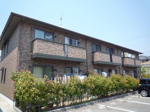 リビングタウンくりえいとA棟の外観画像