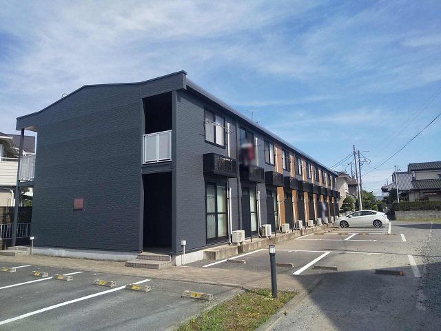 レオパレスコテナン阿見中央の外観画像