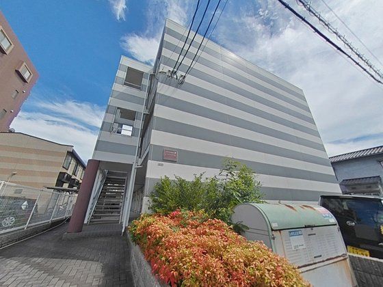 レオパレスプレミール東本浦の外観画像