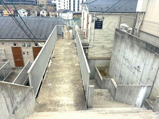 フリーハンド上大岡の外観画像
