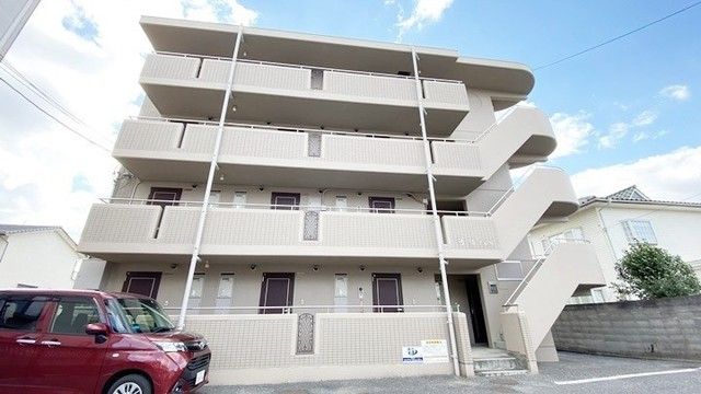 カレン下中野の外観画像
