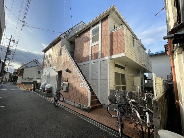 レオパレス21寝屋川第三の外観画像