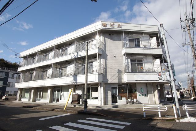 若ビルの外観画像