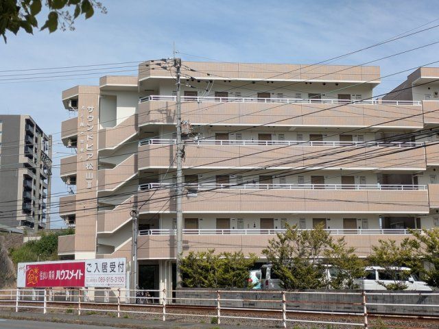 サウンドピア松山2の外観画像