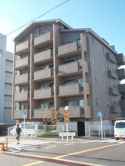 クラージュKAMAKURAYAの外観画像