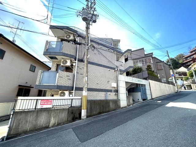 クリフサイド西岡本の外観画像