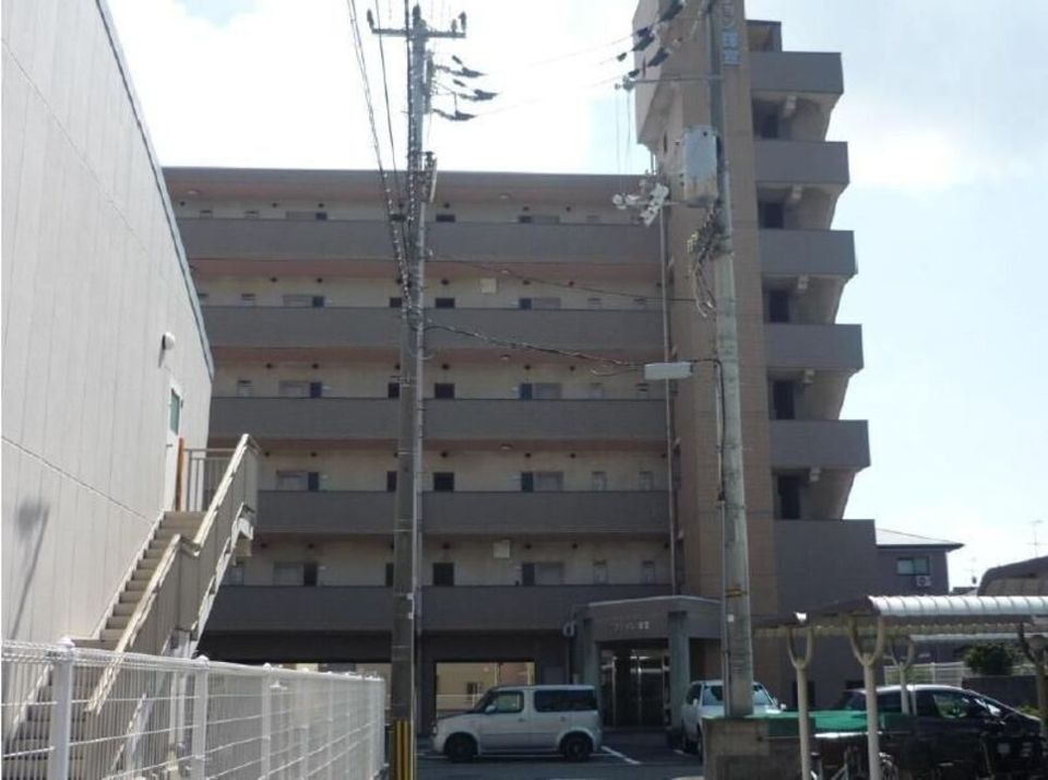 マンション輝宣の外観画像