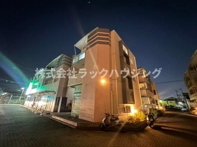 カルチェ・ダムールA棟の外観画像