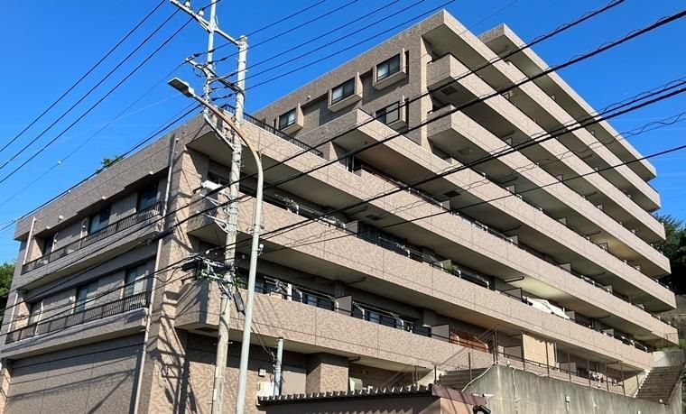 日神パレステージ鴨居の外観画像