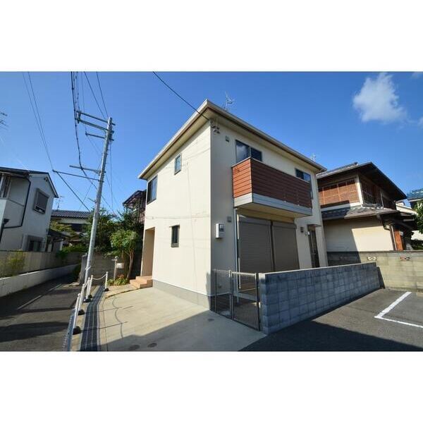 箕面桜井戸建ての外観画像