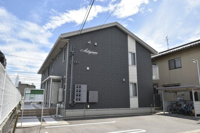 アルティジャーノの外観画像