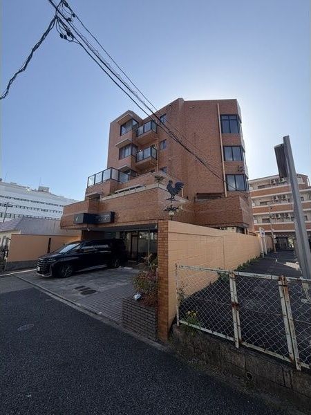 ランチョス覚王山の外観画像